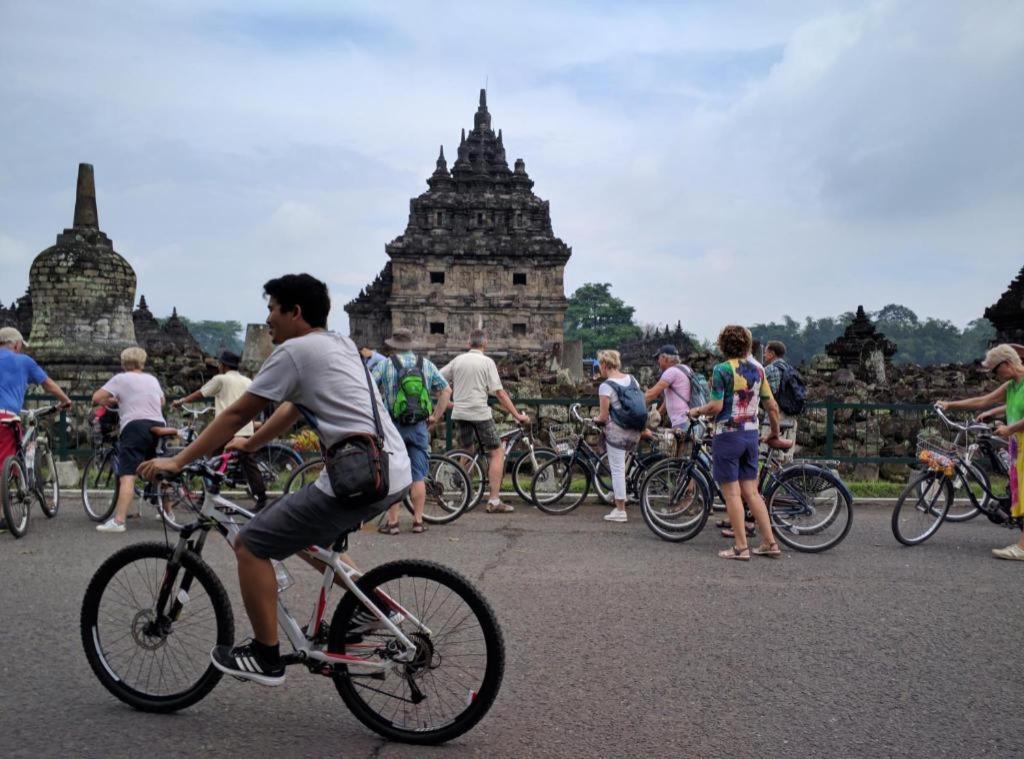 Joglo Ayem Tentrem Prambanan Exterior photo
